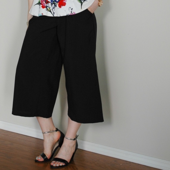 Exploring Cropped Wide-leg Pants